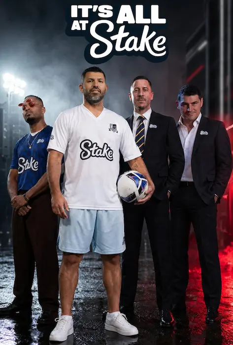 Imagen promocional de Stake con cuatro embajadores en una campaña de fútbol